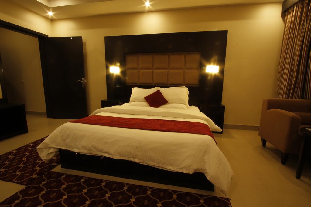 Manazel Al Hamra Apartment 2 Buraidah Quarto foto